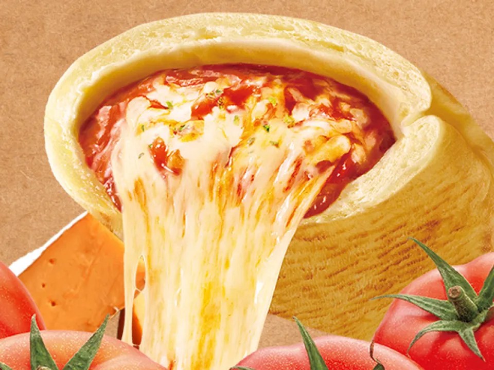 ファミリーマートから発売されたピザサンド もちっと生地の！完熟トマトのマルゲリータ